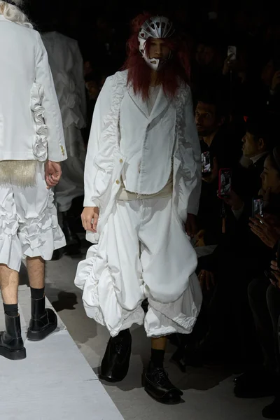 Look 40